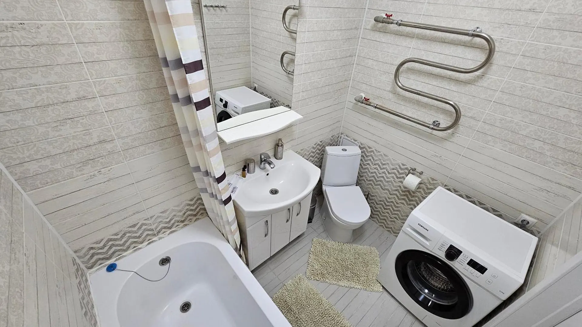 Ernaz Plus Apartments: Promenade Expo أستانا شقة